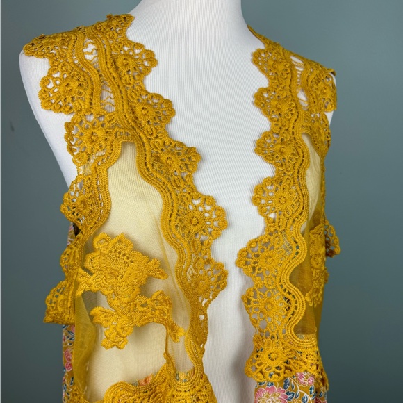 Gorgeous Textured Shawl - Picture 6 of 9